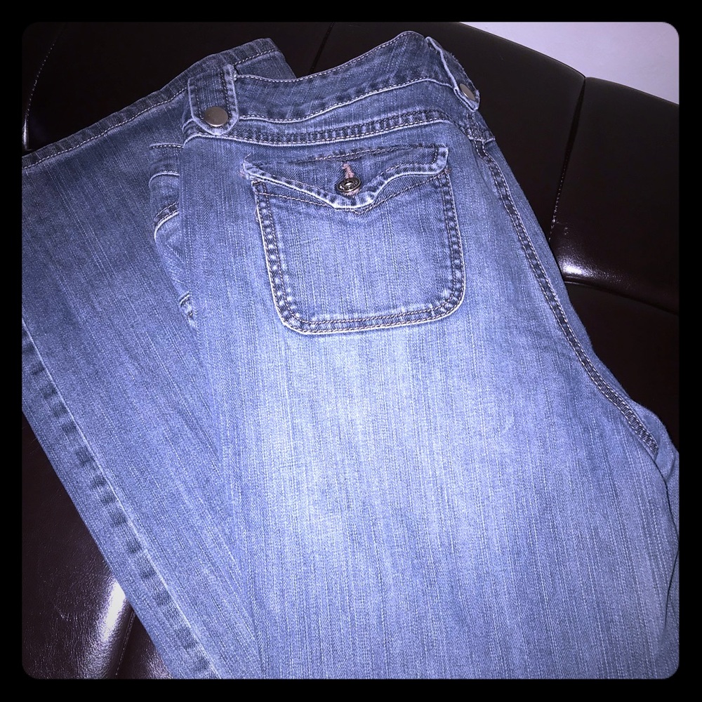 Women’s Straight Leg Jeans